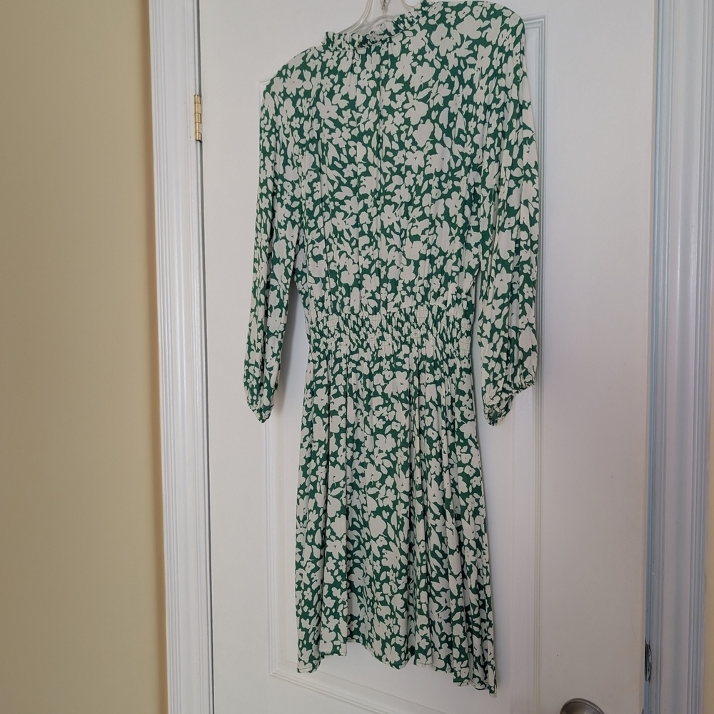 Phase Eight UK 10 Us 6 Floral Green and White Dress - Picture 9 of 10